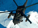 Die Hubschrauber bewähren sich auch im Gebirge. (Bild öffnet sich in einem neuen Fenster)