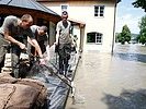 Die Häuser stehen noch immer unter Wasser. (Bild öffnet sich in einem neuen Fenster)