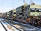 Fahrzeuge des Bundesheeres bei einem Eisenbahntransport. (Bild öffnet sich in einem neuen Fenster)