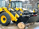 The loaders will be transferred to the engineer battalions of the Forces. (Image opens in new window)