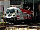 Das mit Spannung erwartete Rollout der Lokomotive. (Bild öffnet sich in einem neuen Fenster)
