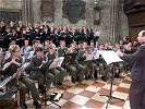 Der Chor Ars Musica und die Gardemusik sorgten für die passende Musik. (Bild öffnet sich in einem neuen Fenster)