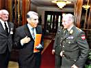 Begrüßung: Generalmajor Commenda, Dr. Zilk. (Bild öffnet sich in einem neuen Fenster)