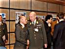 General Ertl und der Leiter des Projektmanagements Generalmajor Commenda. (Bild öffnet sich in einem neuen Fenster)