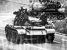 1991:Panzer der jugoslawischen Volksarmee. (Zum Vergrößern anklicken!)