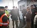 Klaudia Tanner besucht Soldaten in Suben. (Bild öffnet sich in einem neuen Fenster)