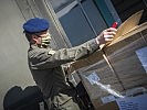 Das Bundesheer übernimmt die Auslieferung der Masken. (Bild öffnet sich in einem neuen Fenster)