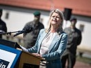 Klaudia Tanner bei der Jägerkompanie Tulln. (Bild öffnet sich in einem neuen Fenster)