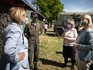 Klaudia Tanner bei der Jägerkompanie Tulln. (Bild öffnet sich in einem neuen Fenster)