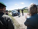 Klaudia Tanner bei der Jägerkompanie Tulln. (Bild öffnet sich in einem neuen Fenster)