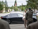 Klaudia Tanner besucht das Jägerbataillon 12. (Bild öffnet sich in einem neuen Fenster)