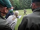 Klaudia Tanner besucht das Jägerbataillon 12. (Bild öffnet sich in einem neuen Fenster)