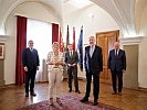 Ministerin Tanner und Bürgermeister Schneeberger. (Bild öffnet sich in einem neuen Fenster)