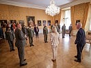 Ministerin Tanner an der Militärakademie. (Bild öffnet sich in einem neuen Fenster)