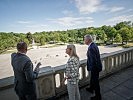 Ministerin Tanner an der Militärakademie. (Bild öffnet sich in einem neuen Fenster)