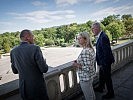 Ministerin Tanner an der Militärakademie. (Bild öffnet sich in einem neuen Fenster)