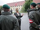 Klaudia Tanner besucht Jägerbataillon 33. (Bild öffnet sich in einem neuen Fenster)