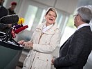 Ministerin Tanner besuchte die Milizsoldaten in Kärnten. (Bild öffnet sich in einem neuen Fenster)