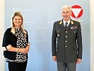 Verteidigungsministerin Tanner mit Generalstabschef Brieger. (Bild öffnet sich in einem neuen Fenster)