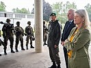 Klaudia Tanner besucht die Soldatinnen und Soldaten in der Steiermark. (Bild öffnet sich in einem neuen Fenster)