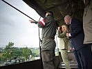 Klaudia Tanner besucht die Soldatinnen und Soldaten in der Steiermark. (Bild öffnet sich in einem neuen Fenster)