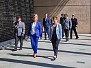 Klaudia Tanner mit Annegret Kramp-Karrenbauer. (Bild öffnet sich in einem neuen Fenster)