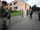 Klaudia Tanner beim Jägerbataillon 18. (Bild öffnet sich in einem neuen Fenster)