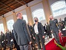 Klaudia Tanner mit den Führungskräften des Bundesheeres. (Bild öffnet sich in einem neuen Fenster)