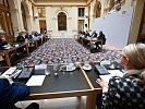 Klaudia Tanner bei der Parlamentarischen Bundesheerkommission. (Bild öffnet sich in einem neuen Fenster)