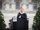 Klaudia Tanner bei den Feierlichkeiten zum Nationalfeiertag. (Bild öffnet sich in einem neuen Fenster)