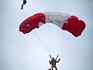 Die Fallschirmspringer des Jagdkommandos. (Bild öffnet sich in einem neuen Fenster)