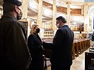 Klaudia Tanner und IKG-Präsident Oskar Deutsch. (Bild öffnet sich in einem neuen Fenster)