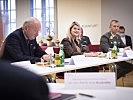 Ministerin Klaudia Tanner bei der Denkmalschutzkommision. (Bild öffnet sich in einem neuen Fenster)