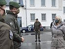 24.12.: Klaudia Tanner besucht Soldaten in Laa an der Thaya. (Bild öffnet sich in einem neuen Fenster)