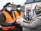 24.12.: Klaudia Tanner besucht Soldaten in Laa an der Thaya. (Bild öffnet sich in einem neuen Fenster)