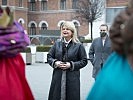 Die Sternsinger bei Ministerin Klaudia Tanner. (Bild öffnet sich in einem neuen Fenster)