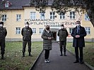 Klaudia Tanner und Thomas Stelzer in Hörsching. (Bild öffnet sich in einem neuen Fenster)