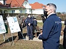 Klaudia Tanner und Karl Nehammer an der Grenze im Burgenland. (Bild öffnet sich in einem neuen Fenster)