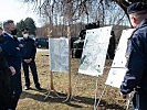 Klaudia Tanner und Karl Nehammer an der Grenze im Burgenland. (Bild öffnet sich in einem neuen Fenster)