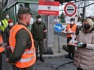 Osterbesuch: Klaudia Tanner bei Soldaten in Gmünd. (Bild öffnet sich in einem neuen Fenster)