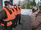 Osterbesuch: Klaudia Tanner bei Soldaten in Gmünd. (Bild öffnet sich in einem neuen Fenster)