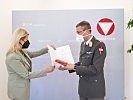 Vertidigungsministerin Tanner mit Generalleutnant Csitkovits. (Bild öffnet sich in einem neuen Fenster)