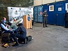 Klaudia Tanner beim Handentschärferzentrum in Wien. (Bild öffnet sich in einem neuen Fenster)