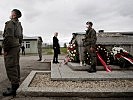 Klaudia Tanner in der KZ-Gedenkstätte Mauthausen. (Bild öffnet sich in einem neuen Fenster)