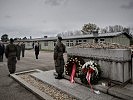 Klaudia Tanner in der KZ-Gedenkstätte Mauthausen. (Bild öffnet sich in einem neuen Fenster)