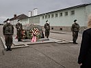 Klaudia Tanner in der KZ-Gedenkstätte Mauthausen. (Bild öffnet sich in einem neuen Fenster)