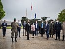 Klaudia Tanner bei einer Übung der 3. Jägerbrigade. (Bild öffnet sich in einem neuen Fenster)