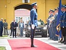 Klaudia Tanner mit ihrem Amtskollegen in Bosnien und Herzegowina. (Bild öffnet sich in einem neuen Fenster)