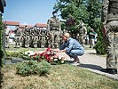 Ministerin Tanner auf Truppenbesuch bei der EUFOR-Mission. (Bild öffnet sich in einem neuen Fenster)