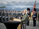 "60 Jahre Militärfallschirmspringen". (Bild öffnet sich in einem neuen Fenster)